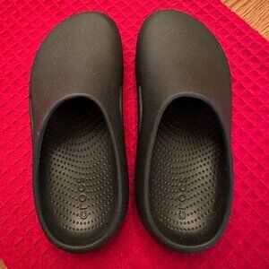 Crocs mellow clog brand new in box